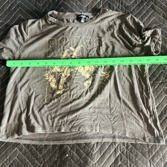 Originality Graphic Tee. XL Rodeo. Cropped. Distressed black. Lightweight. - Picture 4 of 5
